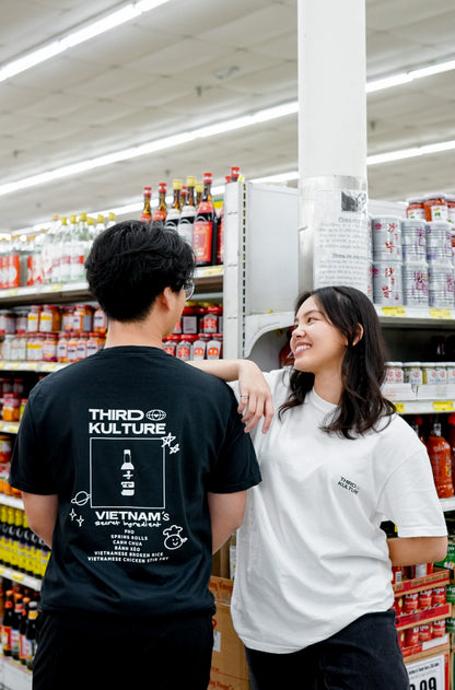 VIETNAM TEE in Black/Pepper